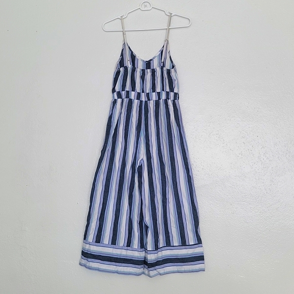Stripe print capri-length jumpsuit with adjustable shoulder straps - Picture 3 of 4
